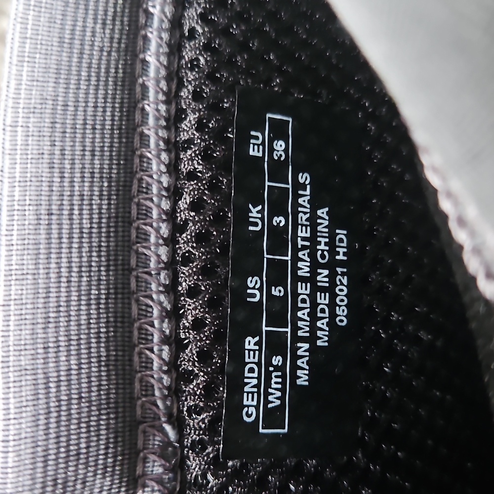 NWOT MUCK Boot size 5 - Picture 5 of 8